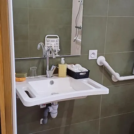 Logis De La Provosterie - Clivia Ou Crocus Ahuillé