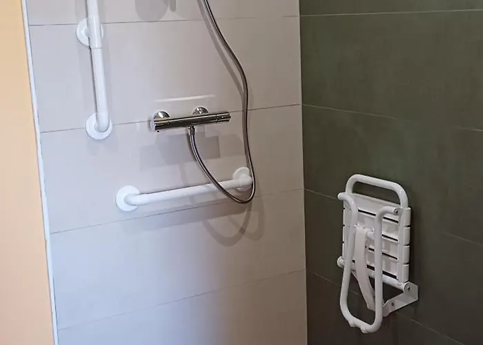 Logis De La Provosterie - Clivia Ou Crocus Ahuillé